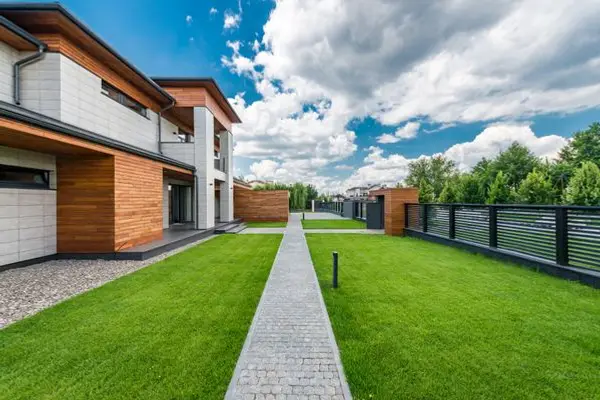 Einfamilienhaus mit Garten